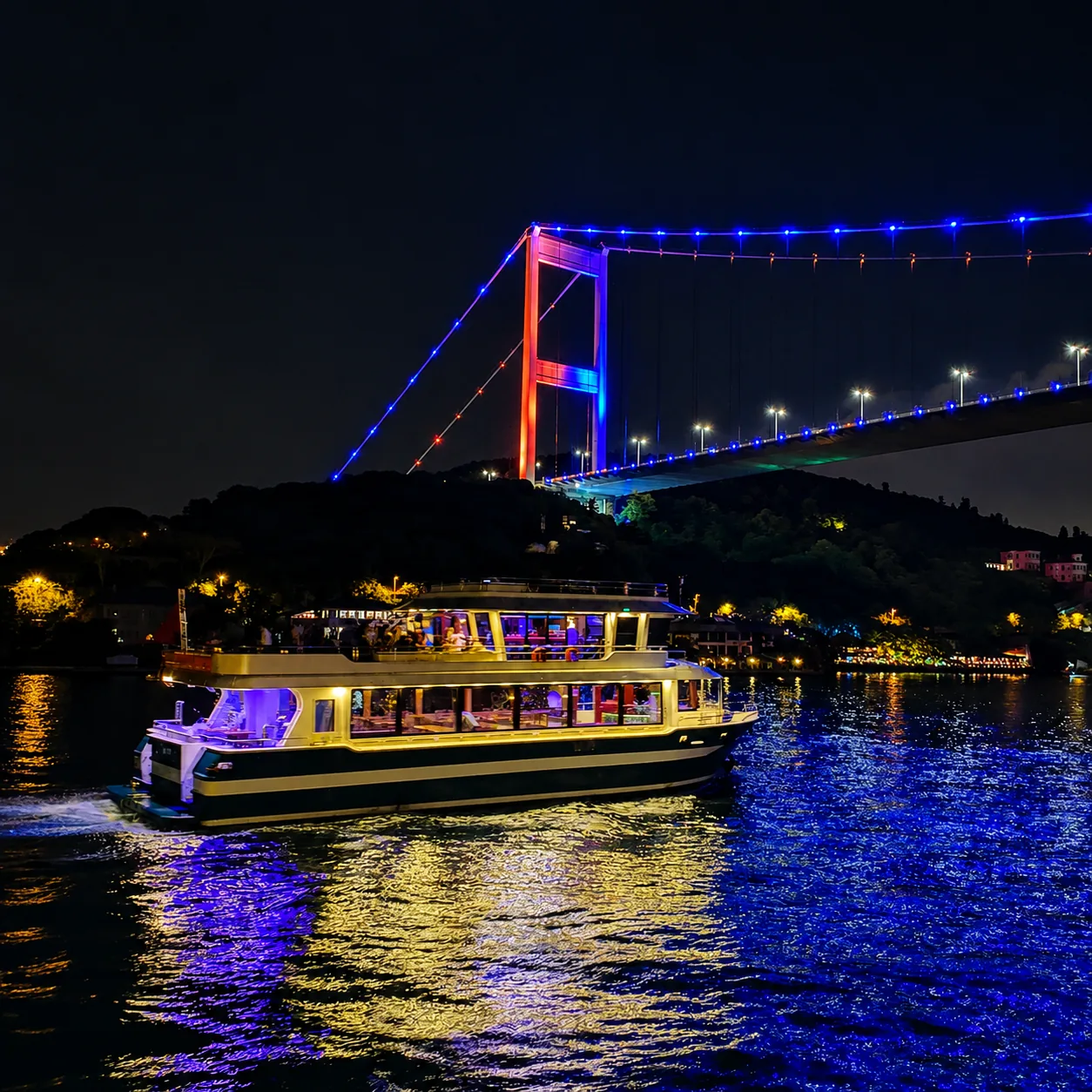 Üst güvertede açık hava oturma alanı